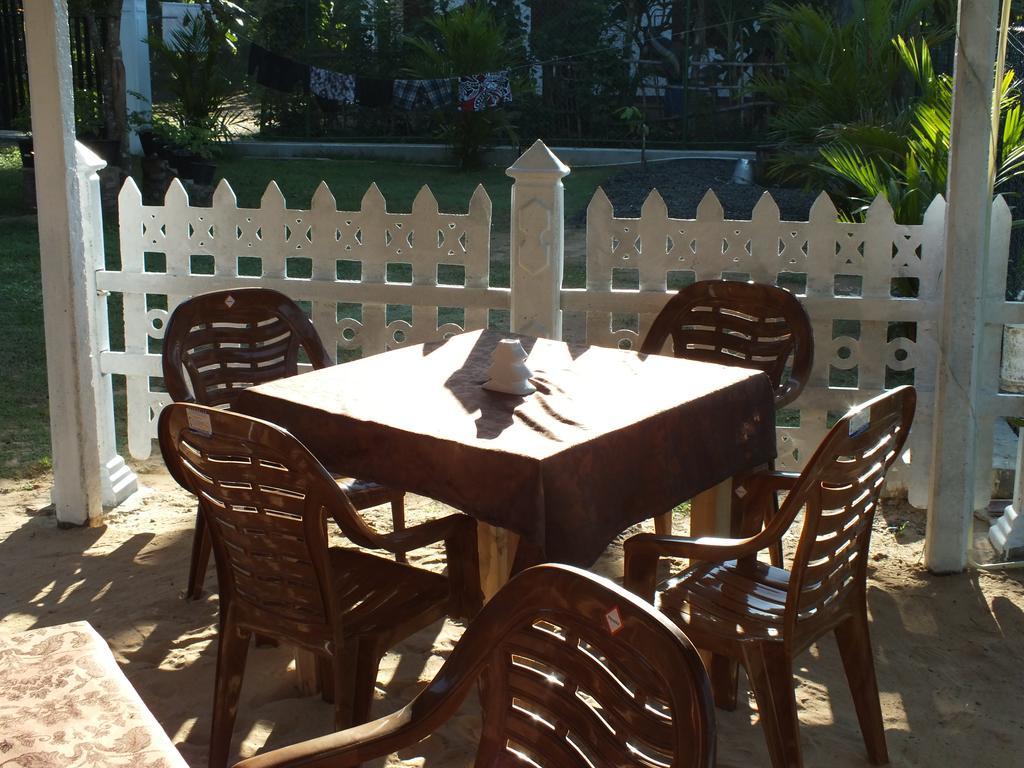 Hotel Beach Corner Weligama Exterior foto